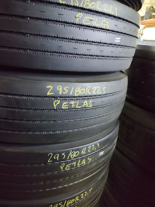 295/80R22,5 usados Petlas
