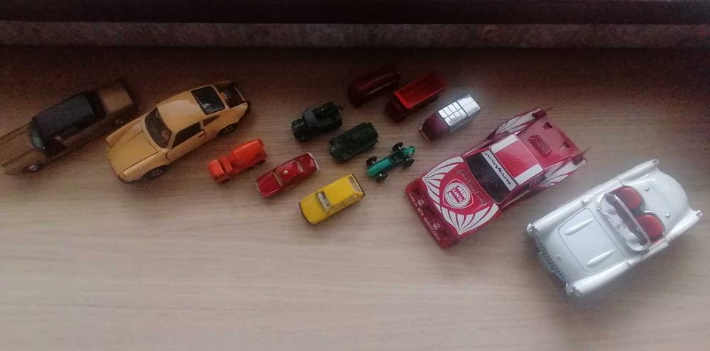 Miniaturas vintage - Ler anúncio)