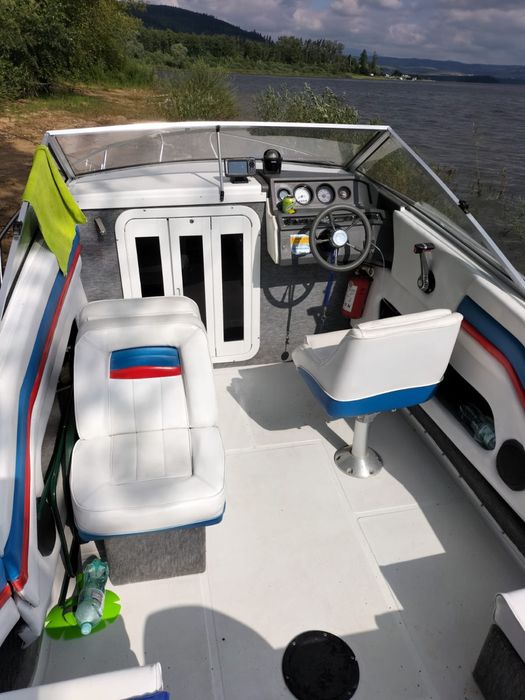 Łódź motorowa, motorówka kabinowa GOTOWA DO PŁYWANIA