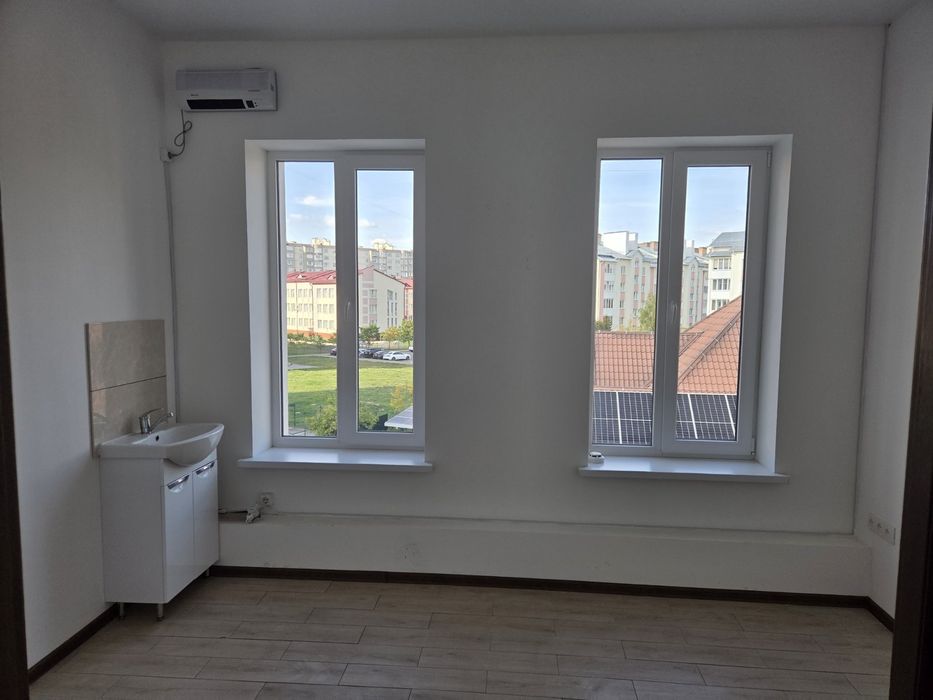 Оренда кабінету 12 м², вул. Чорновола