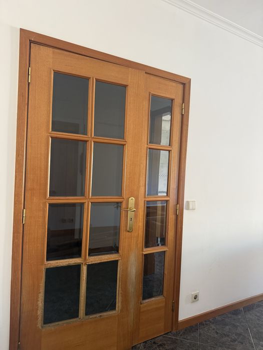 Portas de madeira - cozinha e roupeiro (6 portas)