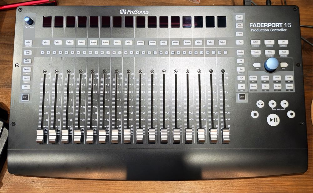 Presonus Faderport 16 Production Controller