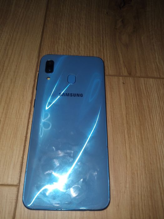 Продам телефоны на запчасти