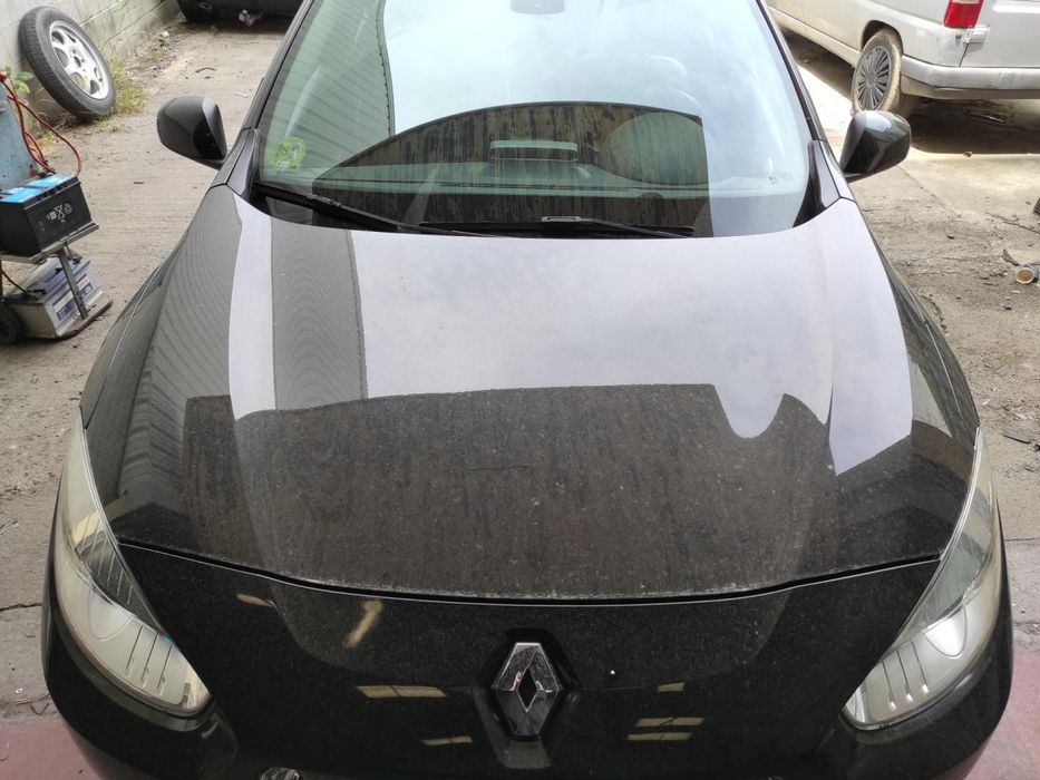 Capô Renault Fluence