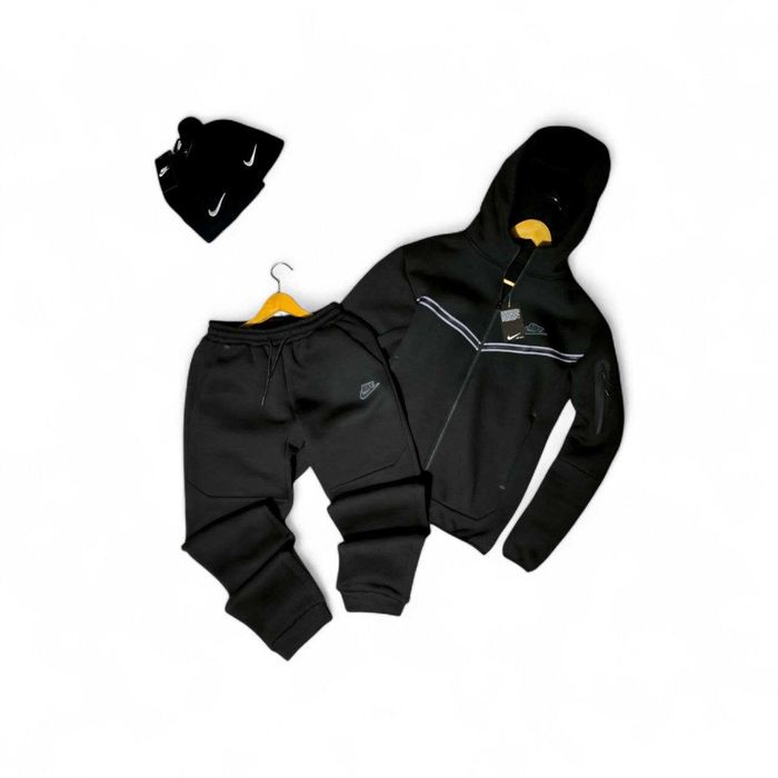 Зимовий чоловічий спортивний костюм Nike чорний