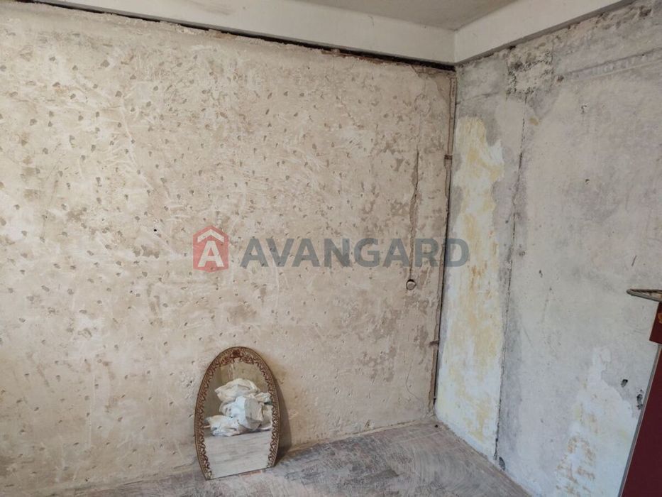 Однокімнатна під ремонт у центрі міста