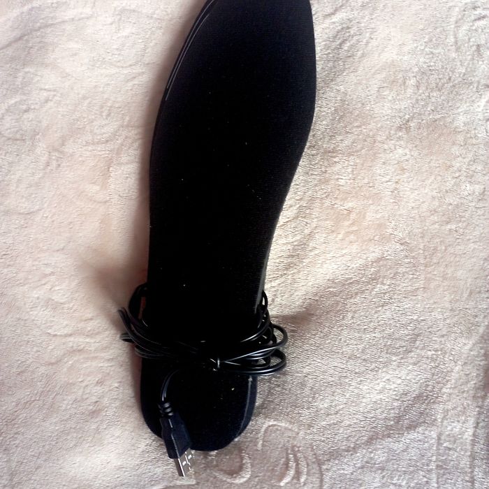 Чоловічі устілки з підігрівом за допомогою кабеля USB