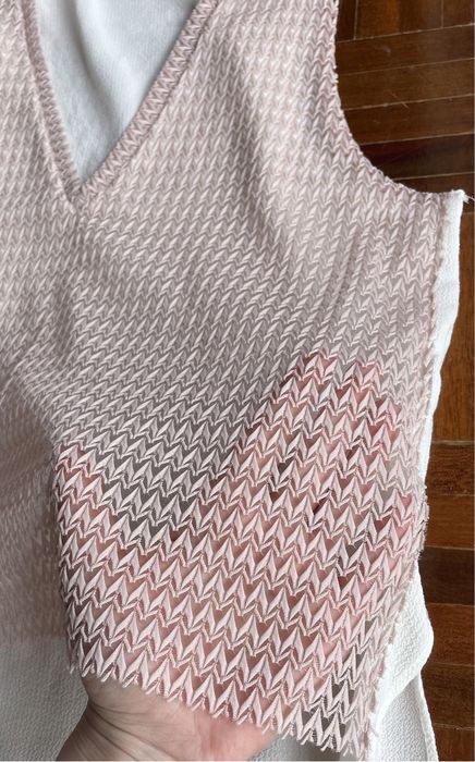Top branco e rosa (Zara, tamanho S)