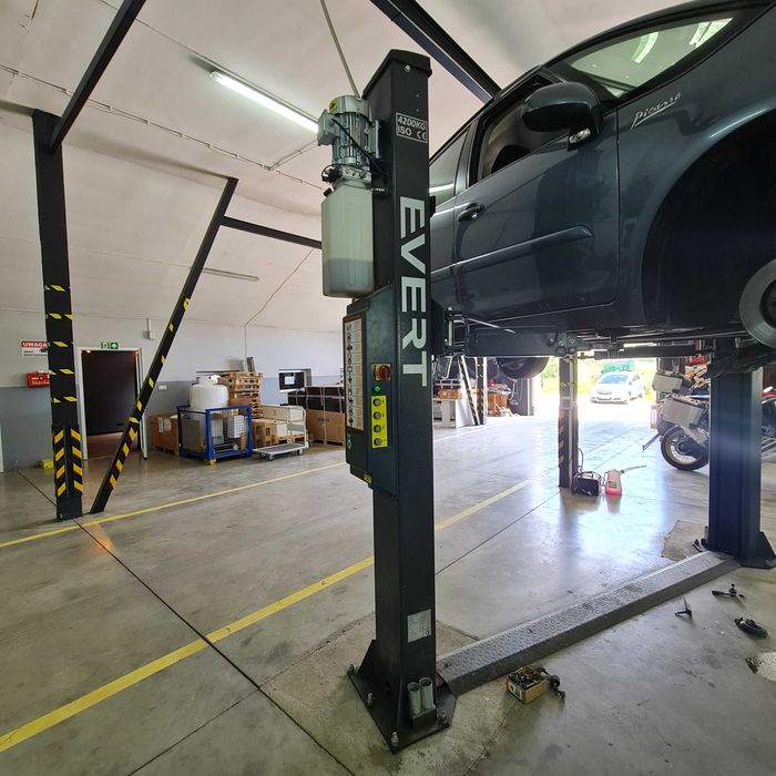 Podnośnik dwukolumnowy EVERT EAE 4,2 t automat 400V 2021