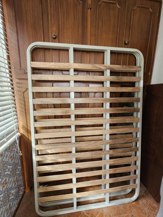 2 Estrados camas em bom estado