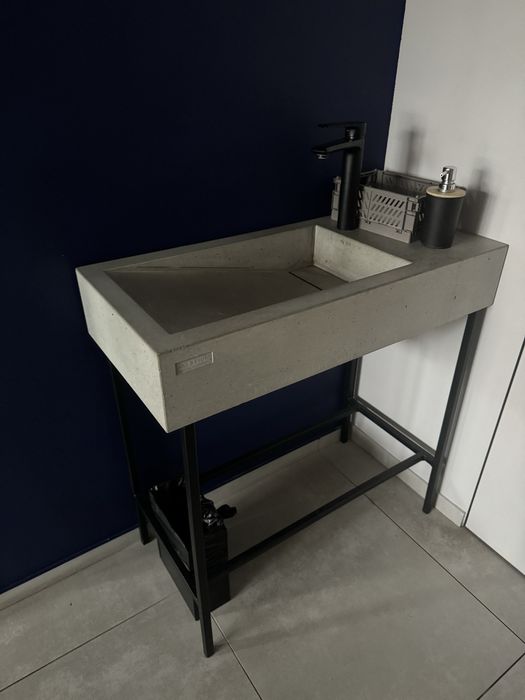 Рукомийник з бетону у стилі лофт