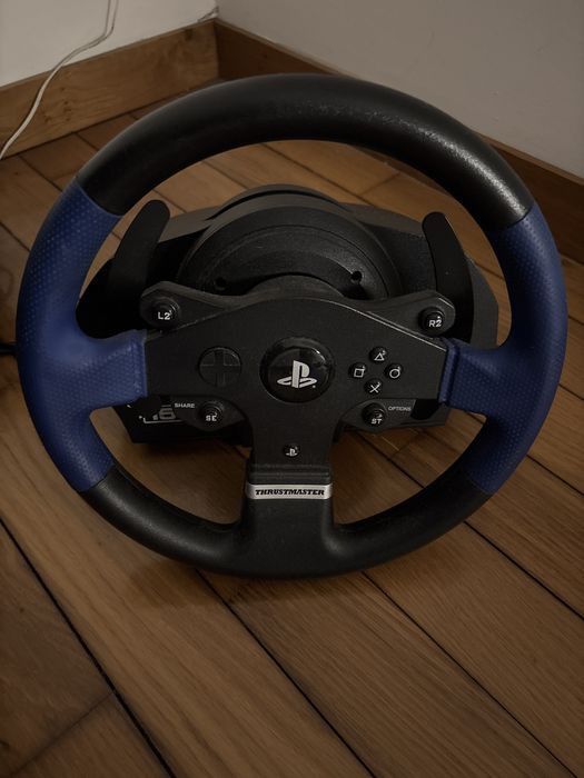 Volante com force feedback T150