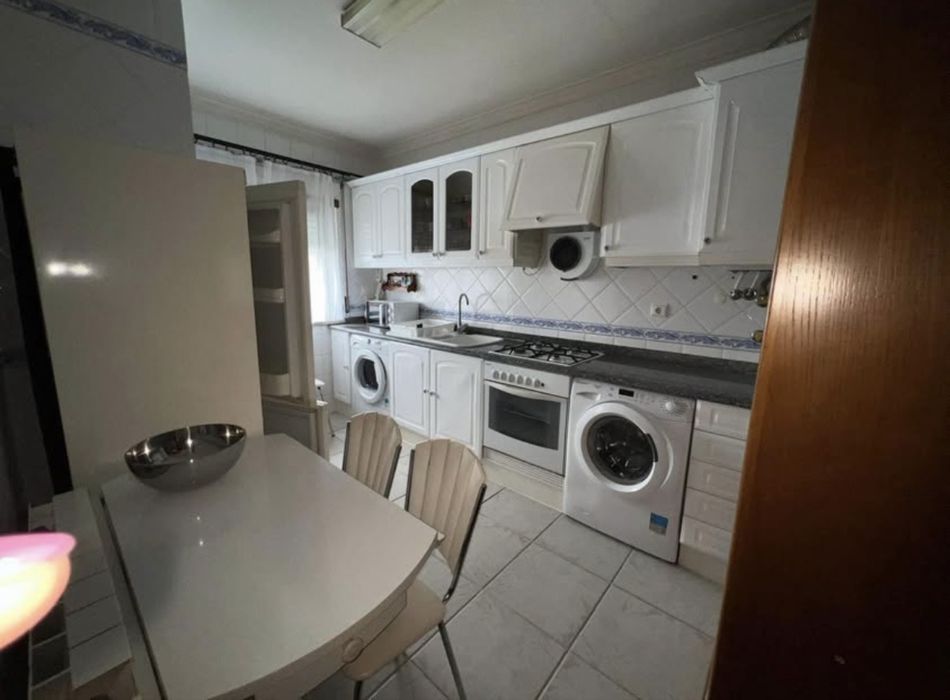 Aluga-se Apartamento T3 - Buarcos