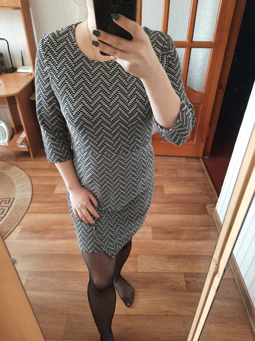 Сукня жіноча б/в