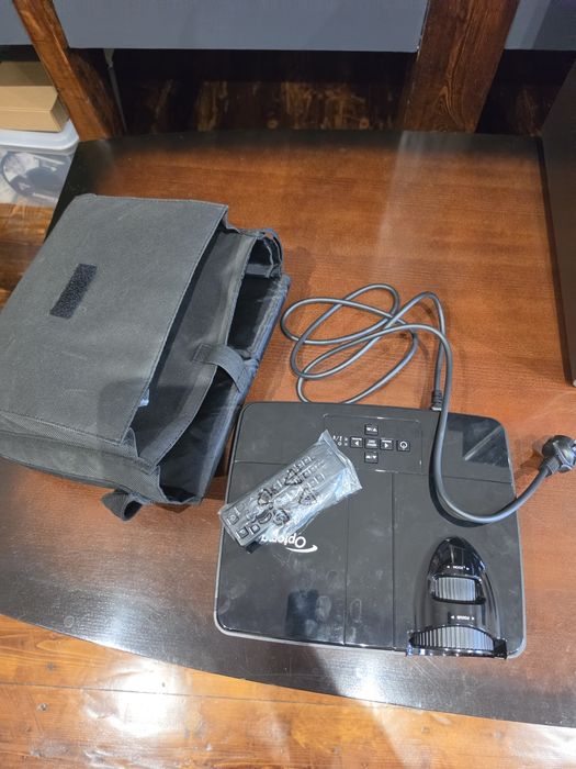 Projektor optoma DAEXU2 rzutnik zestaw w pelni sprawny lampa tylko 100h