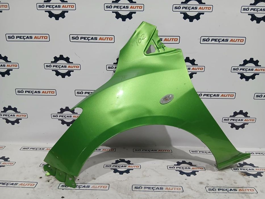 GUARDA LAMAS ESQUERDO VERDE MAZDA 2 TS2 1.5 16V ANO: 2011