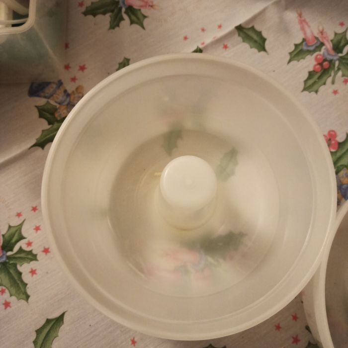 Duas formas de plástico para frigorífico e microondas64740971858817123