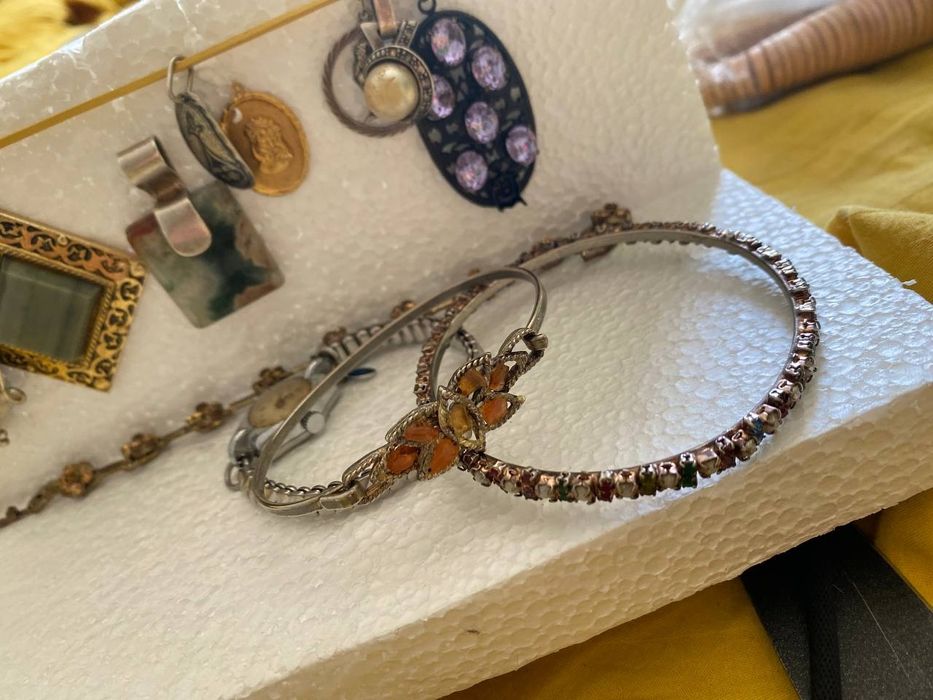 Винтажні браслети та часи