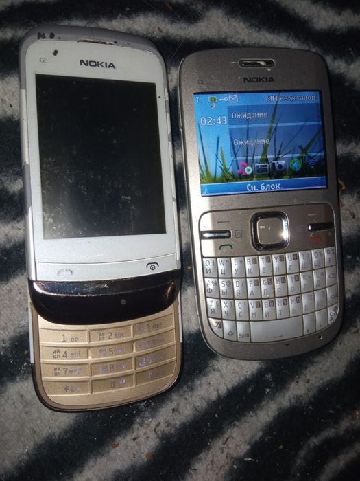 Кнопочные телефоны Nokia.