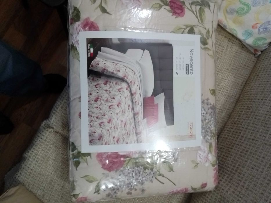 Новое итальянское покрывало на 2-х спальную кровать.