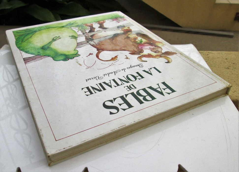 Livro Fables de la Fontaine 1983