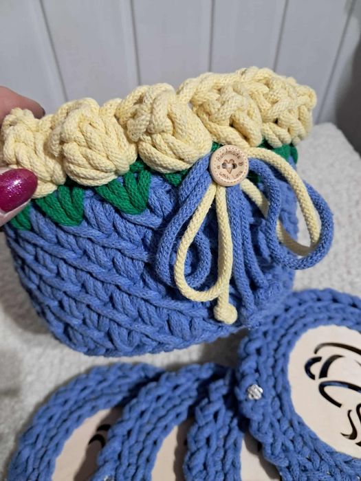 Koszyczek plus 4 podkładki