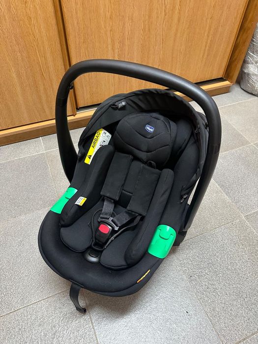 Chicco Kiros + Base ISOFIX + Acessórios – Excelente estado