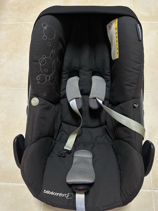 Cadeira auto ovo bebé Confort Pebble + saco cama