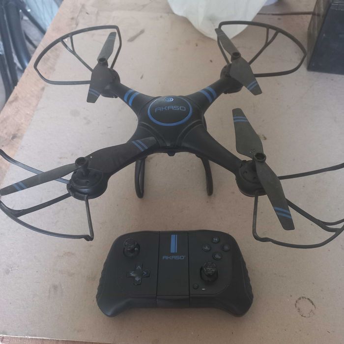 Dron Akaso latajacy