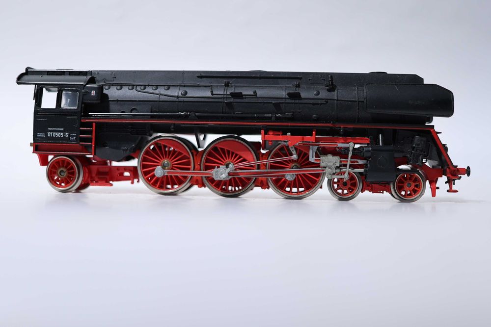 Piko BR 01 паровоз