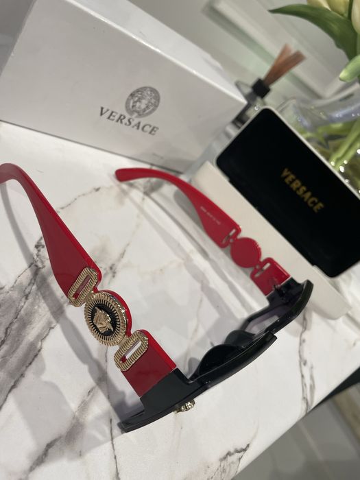 Stylowe okulary przeciwsloneczne marki Versace polecam