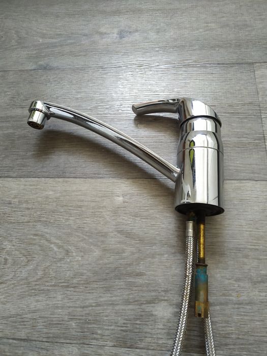Продается смеситель для кухни ф-мы GROHE  Германия.