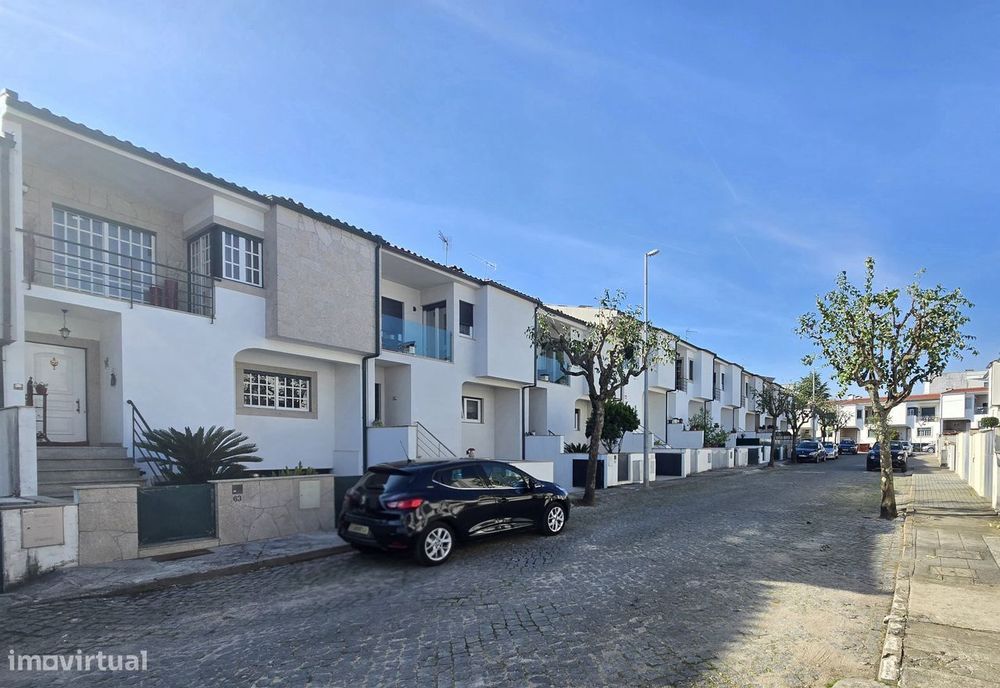 Moradia de 4 quartos com uma suite em Frossos, Braga