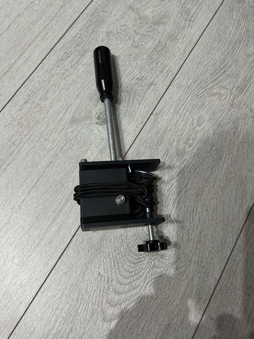 Hamulec ręczny do komputera