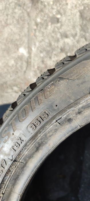 opony zima 225x40x18 BRIDGESTONE 2szt  400zl 2015r