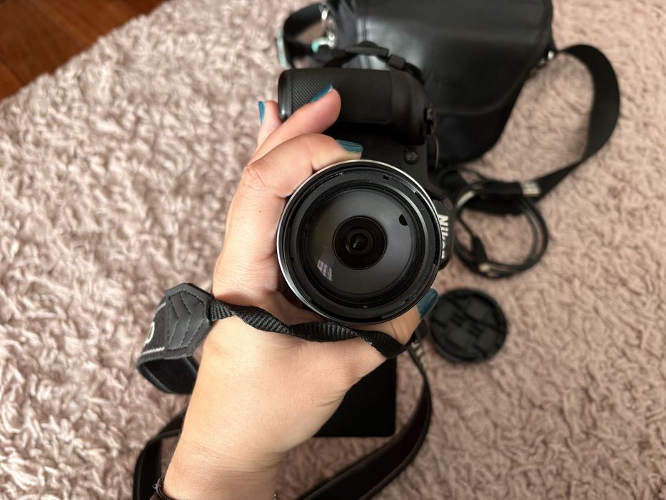 Nikon CoolPix B700