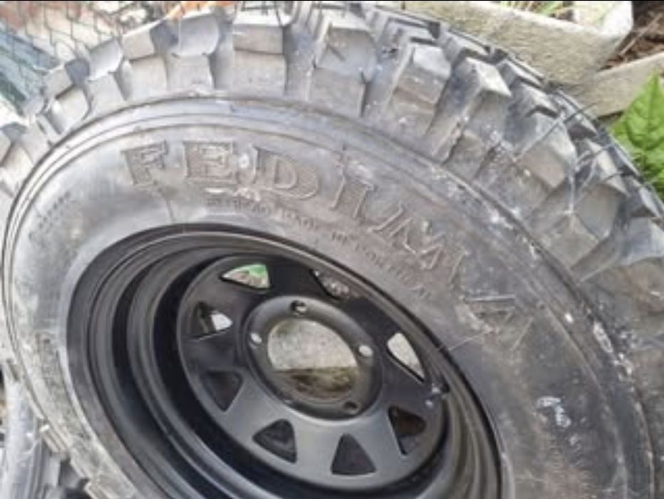 Peneus e jantes suzuki vitara Umm