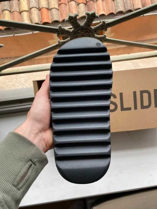 adidas Yeezy Slide Onyx R.37