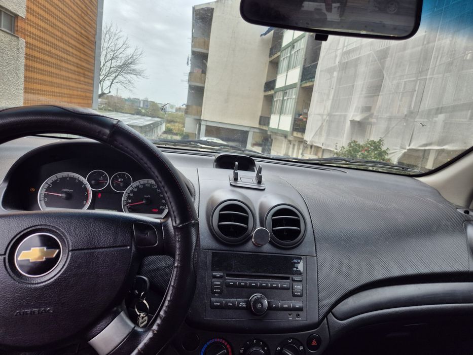 Chevrolet Aveo (2010) - Apenas 113.000 km! Impecável