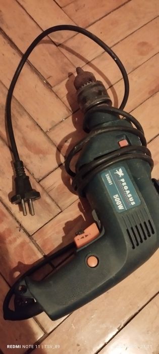 Продаю дрель працюе