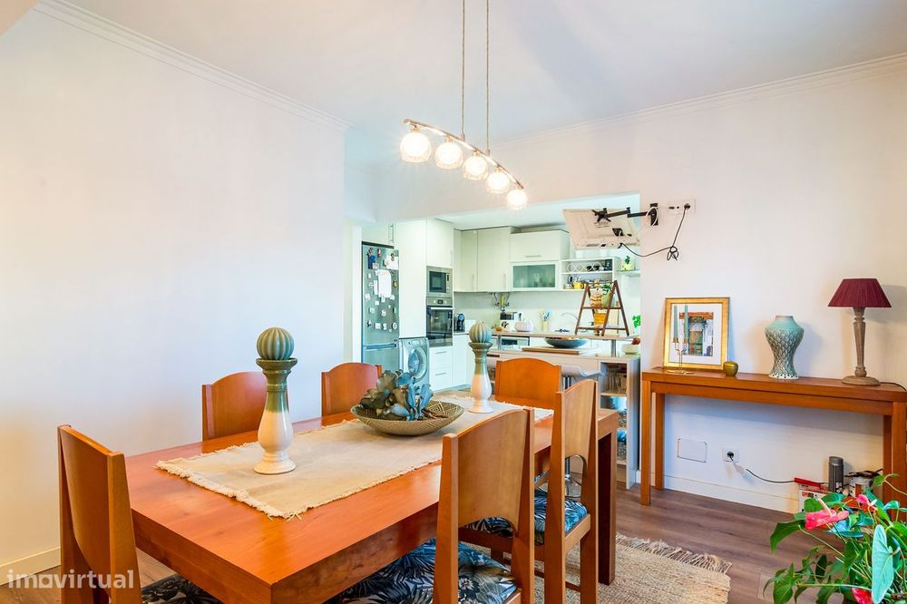 Apartamento T3 em Massamá Norte com terraço