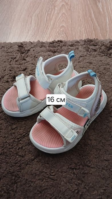 Взуття для дівчинки,різні розміри