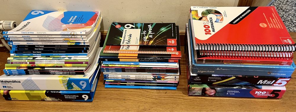 Vendo livros escolares com Caderno de Atividades (Novos)