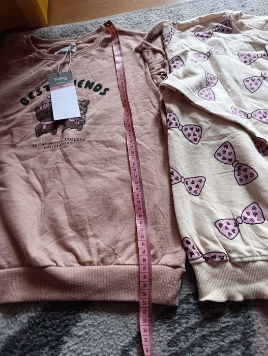 Dwa nowe komplety dresowe dla dziewczynki Sinsay 134