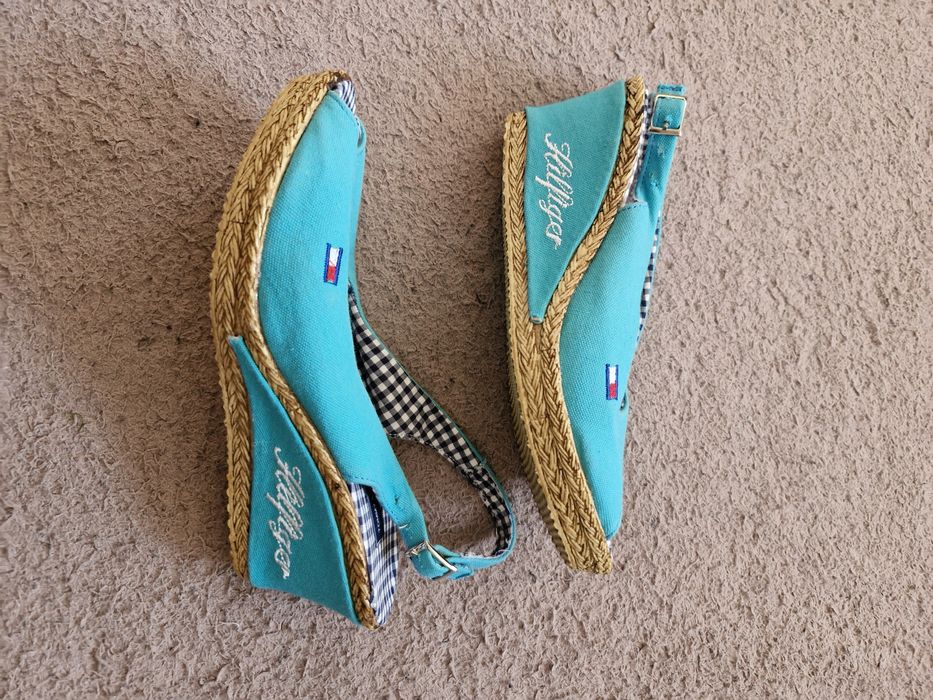 Piękne turkusowe espadryle Tommy Hilfiger na koturnie, rozm. 38