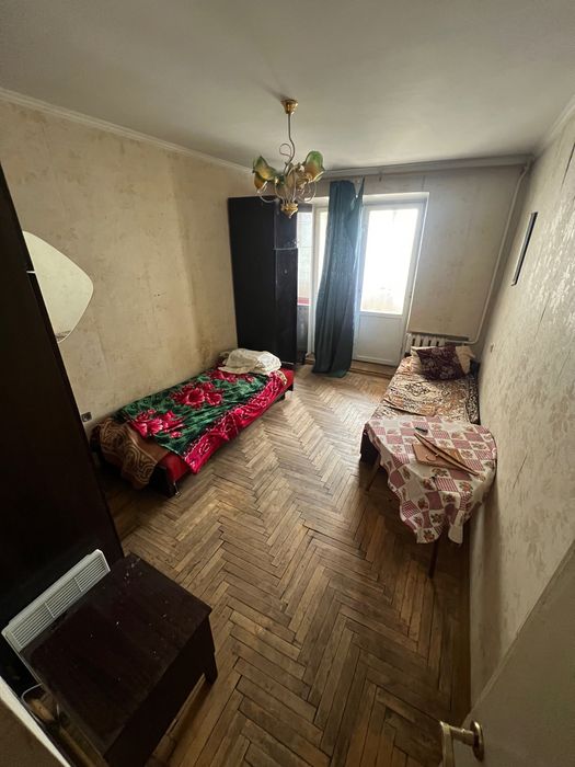 Простора 4-х кімнатна квартира 80м² | Стебницька