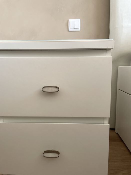 Mesinhas de cabeceira brancas