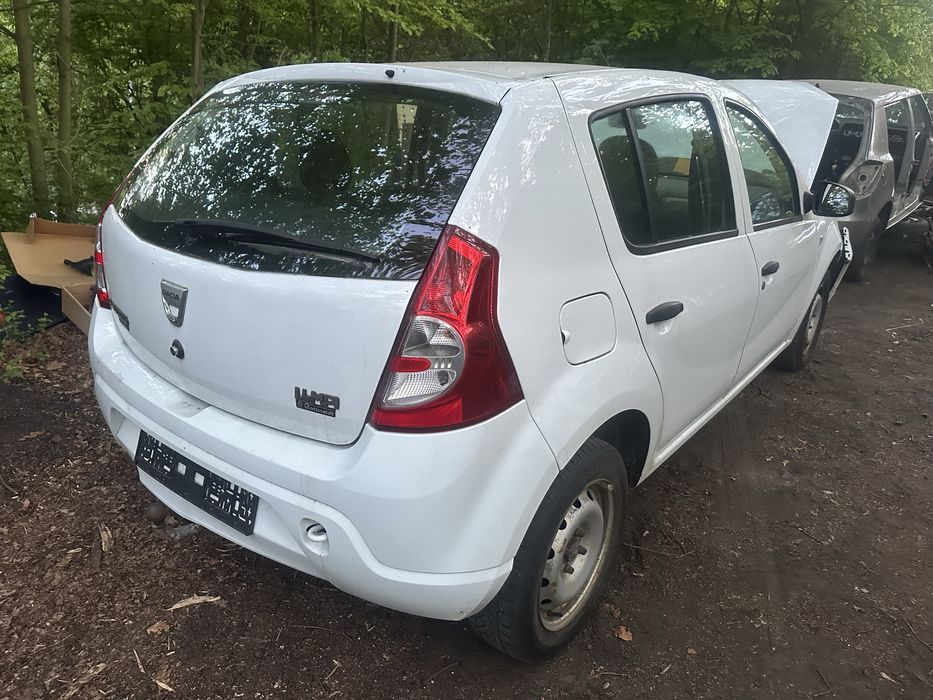 Двери дачія сандеро двері Sandero 1.4 бензин