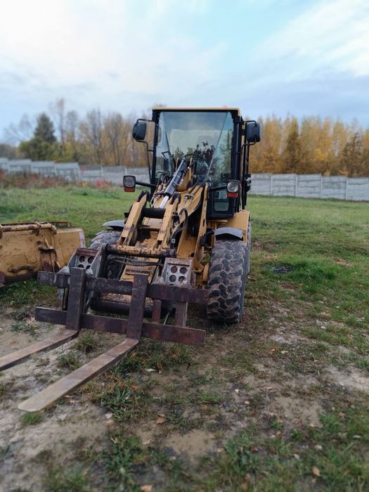 Фронтальний навантажувач CAT 906