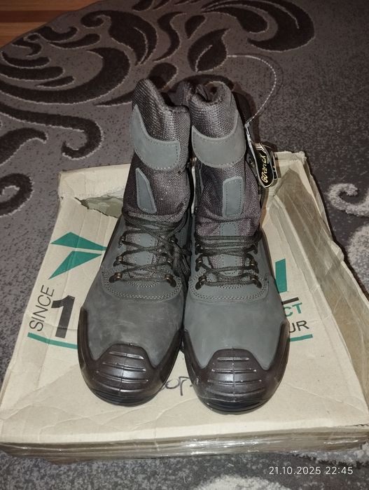 Взуття зимове,чоловіче(військові берці)